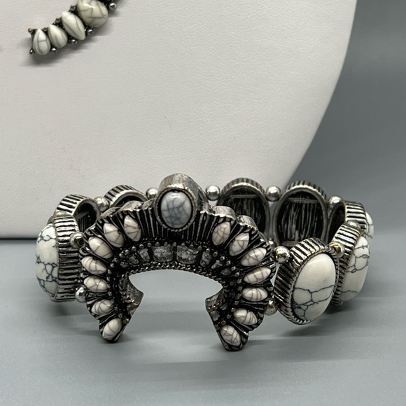 White Turquoise Bohemian Necklace and Bracelet - Picture 4 of 5